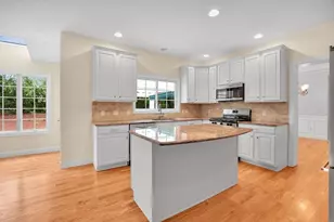 7 Whitehall Way, Bellingham, MA 02019 - Photo 5