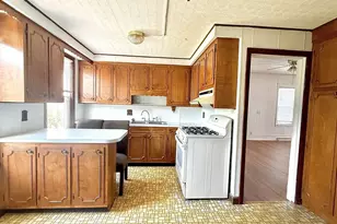 87 Hathaway St, New Bedford, MA 02746 - Photo 11