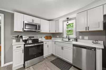 335 State St, North Adams, MA 01247 - Photo 13