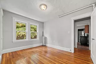 391 Poplar St, Boston, MA 02131 - Photo 11