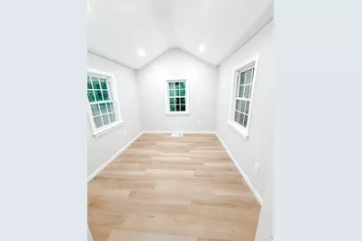 21 Bridge St, Beverly, MA 01915 - Photo 7