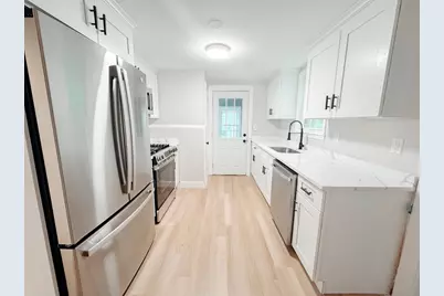 21 Bridge St, Beverly, MA 01915 - Photo 3