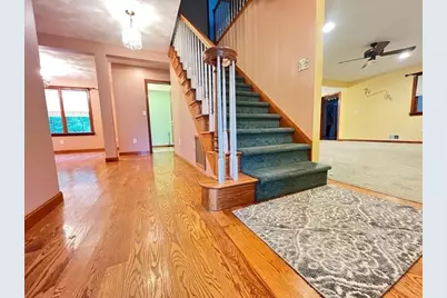 5 Kinney Ave, Burlington, MA 01803 - Photo 3