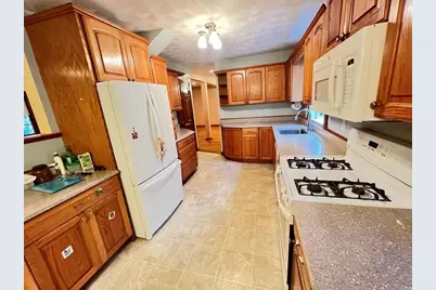 5 Kinney Ave, Burlington, MA 01803 - Photo 9