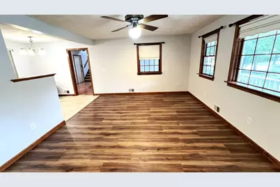 5 Kinney Ave, Burlington, MA 01803 - Photo 3