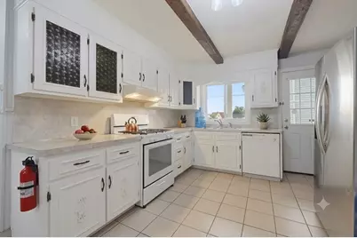 109 Cleveland Ave, Everett, MA 02149 - Photo 9