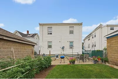 109 Cleveland Ave, Everett, MA 02149 - Photo 17