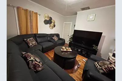7 Bluff St, Worcester, MA 01610 - Photo 3