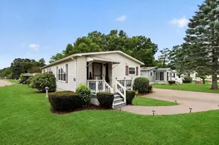 46 Leisurewoods Dr, Rockland, MA 02370 - Photo 1