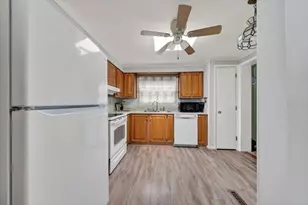 46 Leisurewoods Dr, Rockland, MA 02370 - Photo 9
