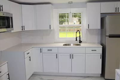 16 N. Hood St, Springfield, MA 01109 - Photo 3