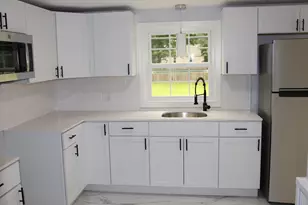 16 N Hood St, Springfield, MA 01109 - Photo 3
