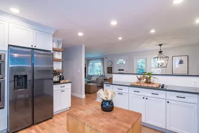 21 Gates Ave, East Longmeadow, MA 01028 - Photo 9