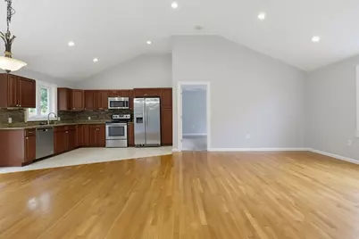 70 Swan Ave, Worcester, MA 01602 - Photo 9