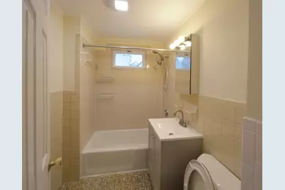 25 Oakland Ave #2R, Everett, MA 02149 - Photo 9