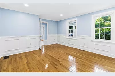 15 Malloy St, Medway, MA 02053 - Photo 7