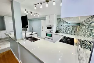 57 Broadlawn Park, Boston, MA 02467 - Photo 3