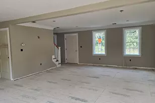 43 N Main St, Freetown, MA 02702 - Photo 9