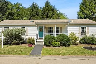 31 Fieldwood Dr, Bridgewater, MA 02324 - Photo 1