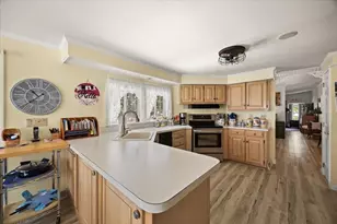 31 Fieldwood Dr, Bridgewater, MA 02324 - Photo 13
