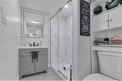 215 Kenyon Ave, Pawtucket, RI 02861 - Photo 11