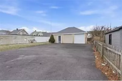 215 Kenyon Ave, Pawtucket, RI 02861 - Photo 3