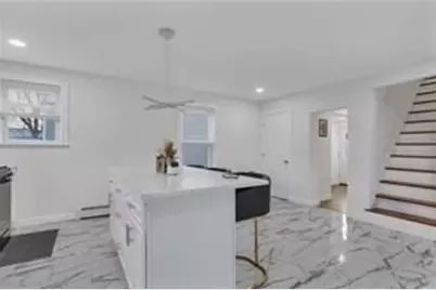 215 Kenyon Ave, Pawtucket, RI 02861 - Photo 9