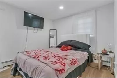215 Kenyon Ave, Pawtucket, RI 02861 - Photo 19