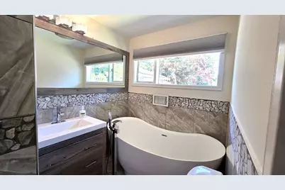 19 Avon Rd, Norwood, MA 02062 - Photo 23
