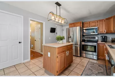44 Fallston St, Springfield, MA 01119 - Photo 9