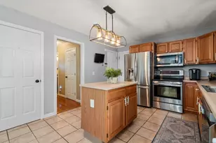 44 Fallston St, Springfield, MA 01119 - Photo 9