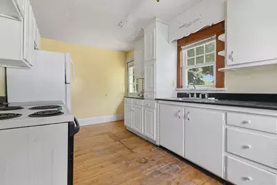 2-2A Newell Rd, Wakefield, MA 01880 - Photo 11