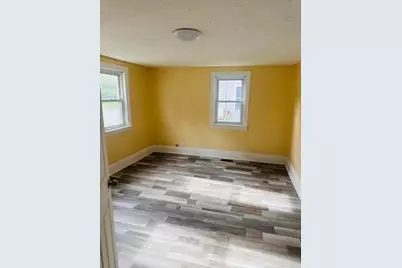 733 Pleasant St #1, Leicester, MA 01524 - Photo 5