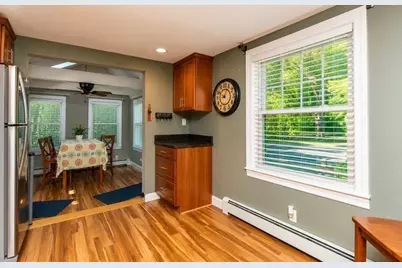 39 Harkins St, Clinton, MA 01510 - Photo 11