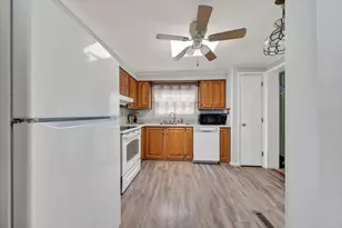46 Leisurewoods Dr, Rockland, MA 02370 - Photo 9
