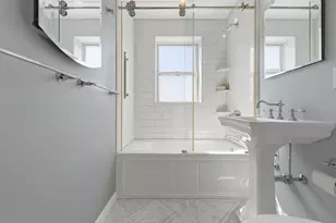 21 Bowdoin St, Boston, MA 02114 - Photo 11