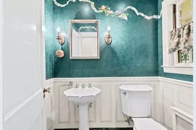 25 Hundreds Cir, Wellesley, MA 02481 - Photo 5