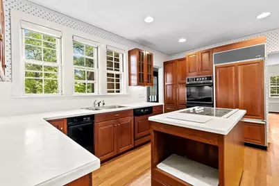 25 Hundreds Cir, Wellesley, MA 02481 - Photo 7