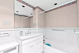 25 Hundreds Cir, Wellesley, MA 02481 - Photo 15