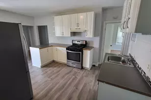 10 Rockdale Ave, Lowell, MA 01854 - Photo 3