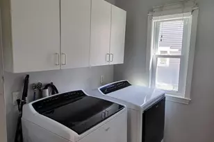 10 Rockdale Ave, Lowell, MA 01854 - Photo 9