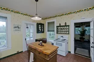 102 Church St, Ware, MA 01082 - Photo 29