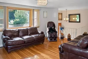 223 Robert Rd, Dedham, MA 02026 - Photo 3