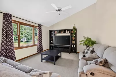 43 Zachary Ln, Agawam, MA 01001 - Photo 5