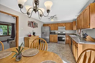 43 Zachary Ln, Agawam, MA 01001 - Photo 9