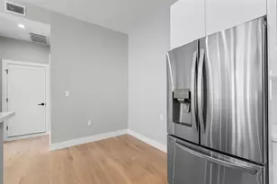 60 Cross St E, Somerville, MA 02145 - Photo 11