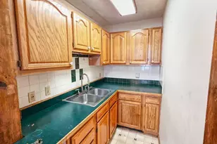 7 Preston St, Worcester, MA 01610 - Photo 5