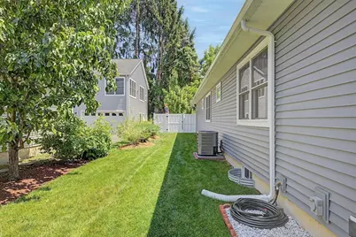 29 Woodbine Ave, Northampton, MA 01060 - Photo 5
