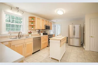 18 Devonshire Drive, Wilbraham, MA 01095 - Photo 9