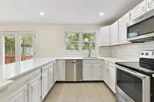 1047 Washington St, Newton, MA 02465 - Photo 7